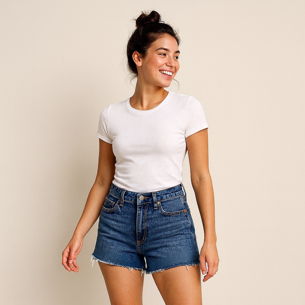 Abercrombie & Fitch Women’s High Rise Mom Shorts Blue Denim Raw Hem Size 16
